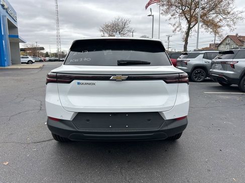 New 2026 Chevrolet Equinox EV LT image 5