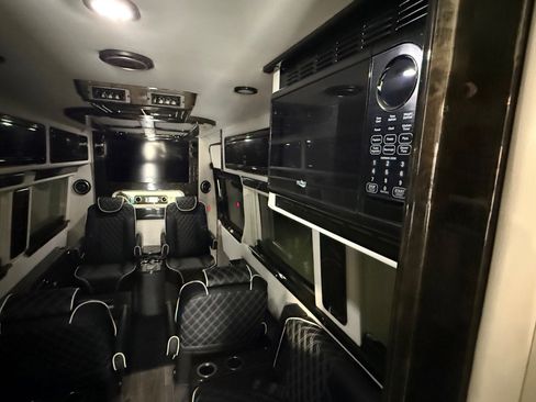 Used 2022 Mercedes-Benz Sprinter 3500 image 34