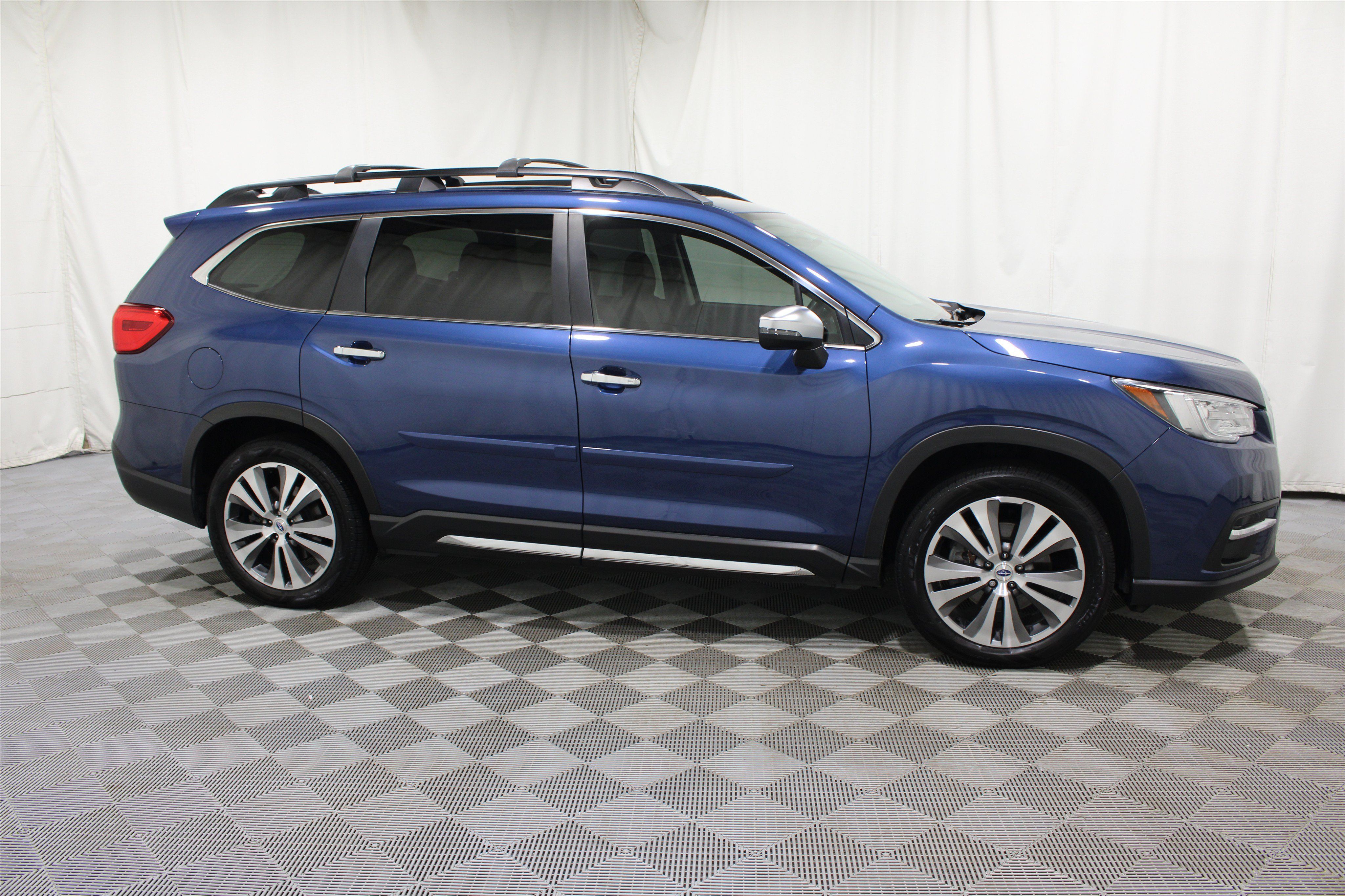 Used 2019 Subaru Ascent Touring w/ Popular Package #3 AWD/4WD image 33