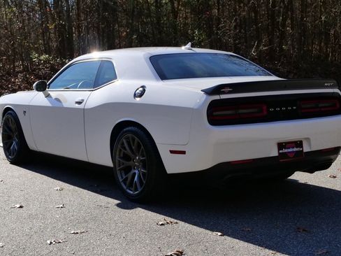 Used 2015 Dodge Challenger SRT Hellcat image 27