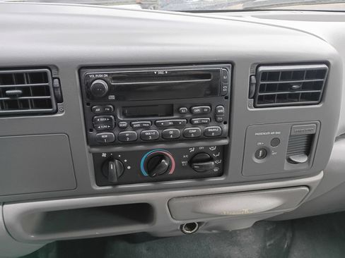 Used 2001 Ford F250 2WD SuperCab Super Duty image 14
