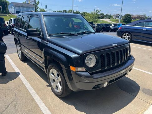 Used 2014 Jeep Patriot Sport w/ Power Value Group AWD/4WD image 2