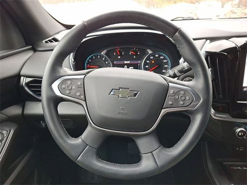 Used 2023 Chevrolet Traverse RS image 17