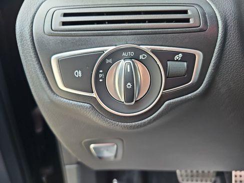 Used 2022 Mercedes-Benz GLC 300 image 30