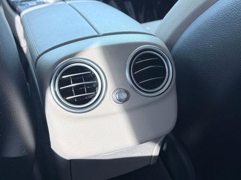 Used 2021 Mercedes-Benz C 300 Sedan image 27