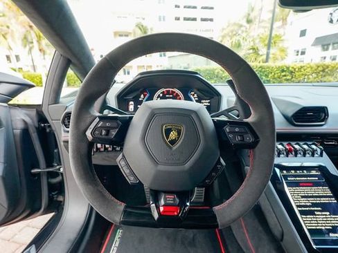 Used 2022 Lamborghini Huracan EVO image 63