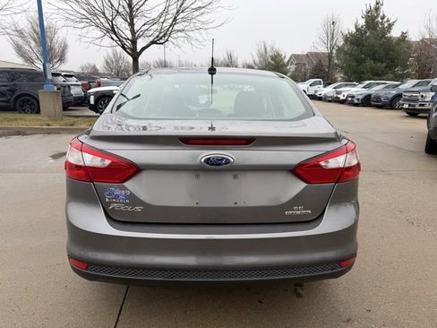 Used 2014 Ford Focus SE w/ SE Winter Package image 6