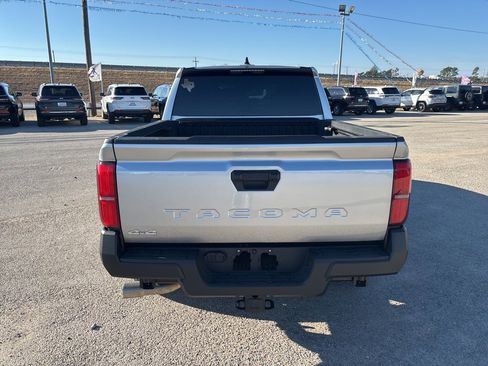 Used 2025 Toyota Tacoma SR image 6