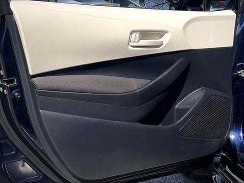 Used 2025 Toyota Corolla LE image 21