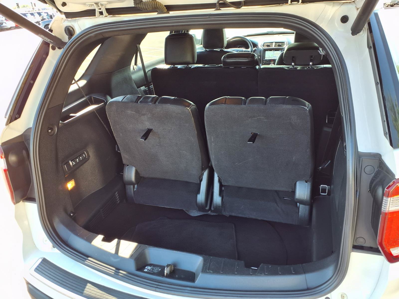 Used 2018 Ford Explorer Limited AWD/4WD image 28