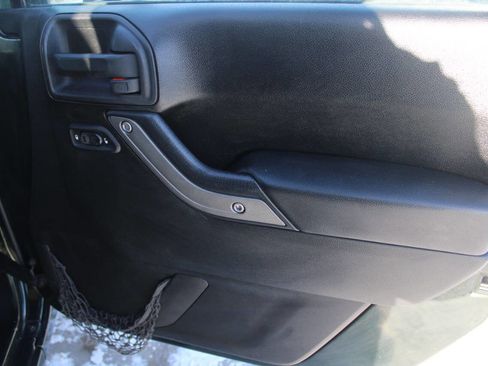 Used 2011 Jeep Wrangler Unlimited Sport image 7