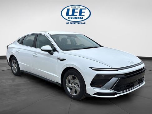 New 2026 Hyundai Sonata SE FWD image 1