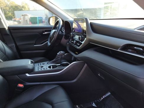 Used 2023 Toyota Highlander L image 36