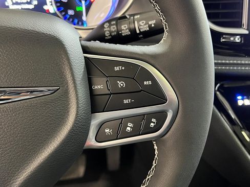 New 2026 Chrysler Pacifica Select image 17