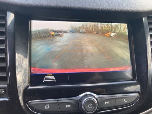 Used 2018 Chevrolet Trax LT w/ LT Convenience Package image 24