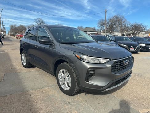 Used 2024 Ford Escape Active AWD/4WD image 4