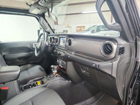 Used 2022 Jeep Gladiator Sport image 34