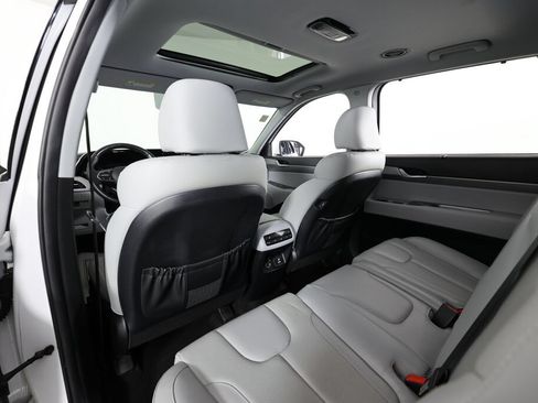Used 2022 Hyundai Palisade SEL w/ 8P Bench Seat Package AWD/4WD image 14