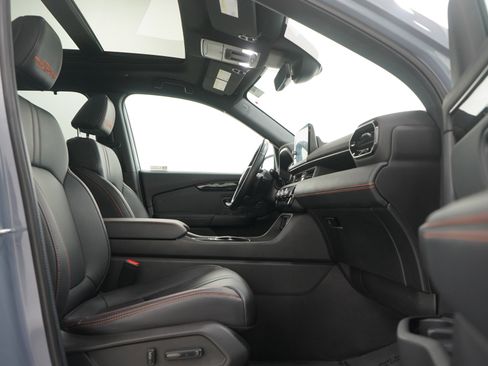 Used 2024 Honda Pilot TrailSport image 11