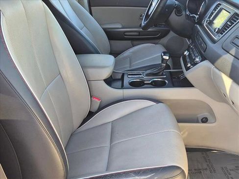 Used 2019 Kia Sedona EX FWD image 20