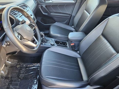 Certified 2024 Volkswagen Tiguan SE R-Line image 7
