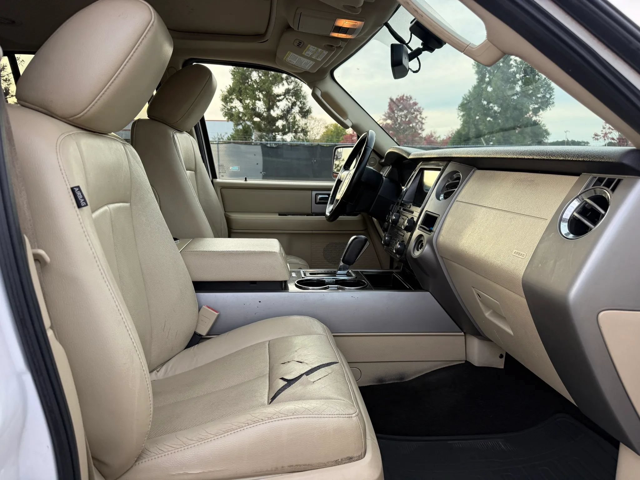 Used 2016 Ford Expedition EL Limited w/ Equipment Group 301A AWD/4WD image 18