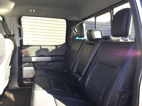 Used 2023 Ford F350 Lariat w/ Chrome Package image 8