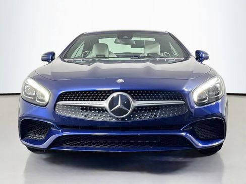 Used 2017 Mercedes-Benz SL 550 image 2