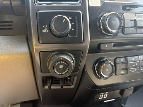 Used 2017 Ford F150 XLT w/ Equipment Group 302A Luxury AWD/4WD image 12