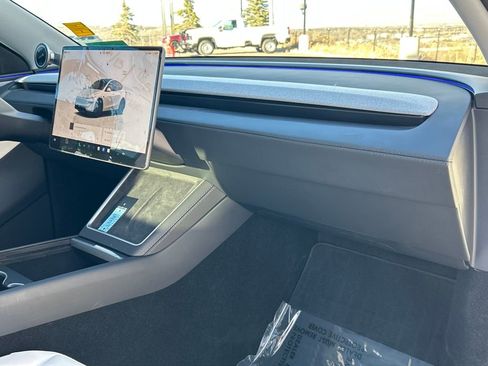 Used 2026 Tesla Model Y AWD image 11