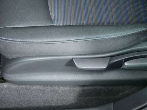Used 2025 Nissan Leaf S FWD image 22