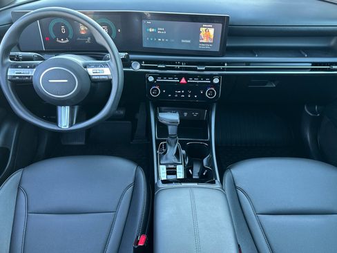 Certified 2025 Hyundai Santa Cruz SEL image 13