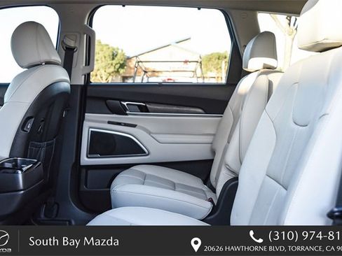 Used 2022 Kia Telluride EX w/ EX Premium Package image 18