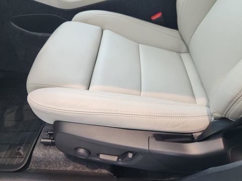 New 2026 Volvo XC40 B5 Plus w/ Protection Package Premier image 24