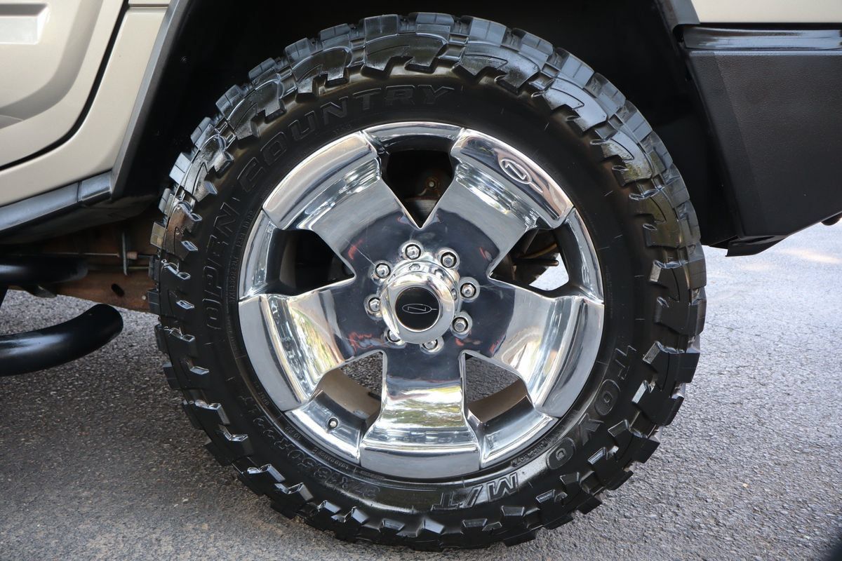 Used 2003 HUMMER H2 w/ Preferred Equipment Group AWD/4WD image 39