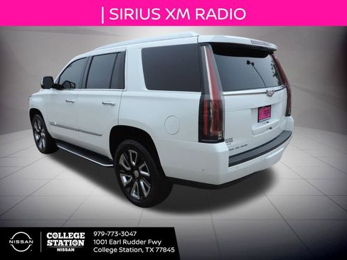 Used 2020 Cadillac Escalade Luxury image 6