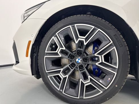 New 2026 BMW 530i xDrive w/ M Sport Package AWD/4WD image 12