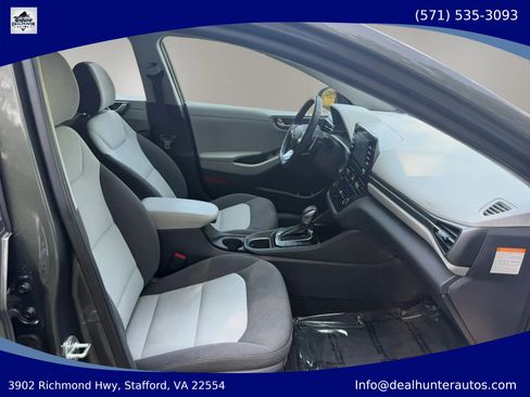 Used 2020 Hyundai Ioniq SE FWD image 12