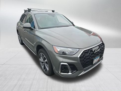 Used 2023 Audi Q5 2.0T Premium w/ Convenience Package AWD/4WD image 3