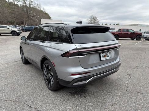 Used 2025 Lincoln Nautilus Reserve w/ Jet Appearance Package image 7