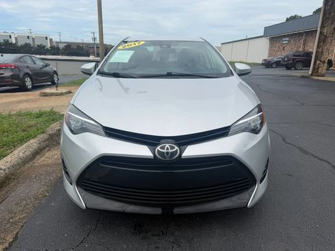 Used 2017 Toyota Corolla LE FWD image 2