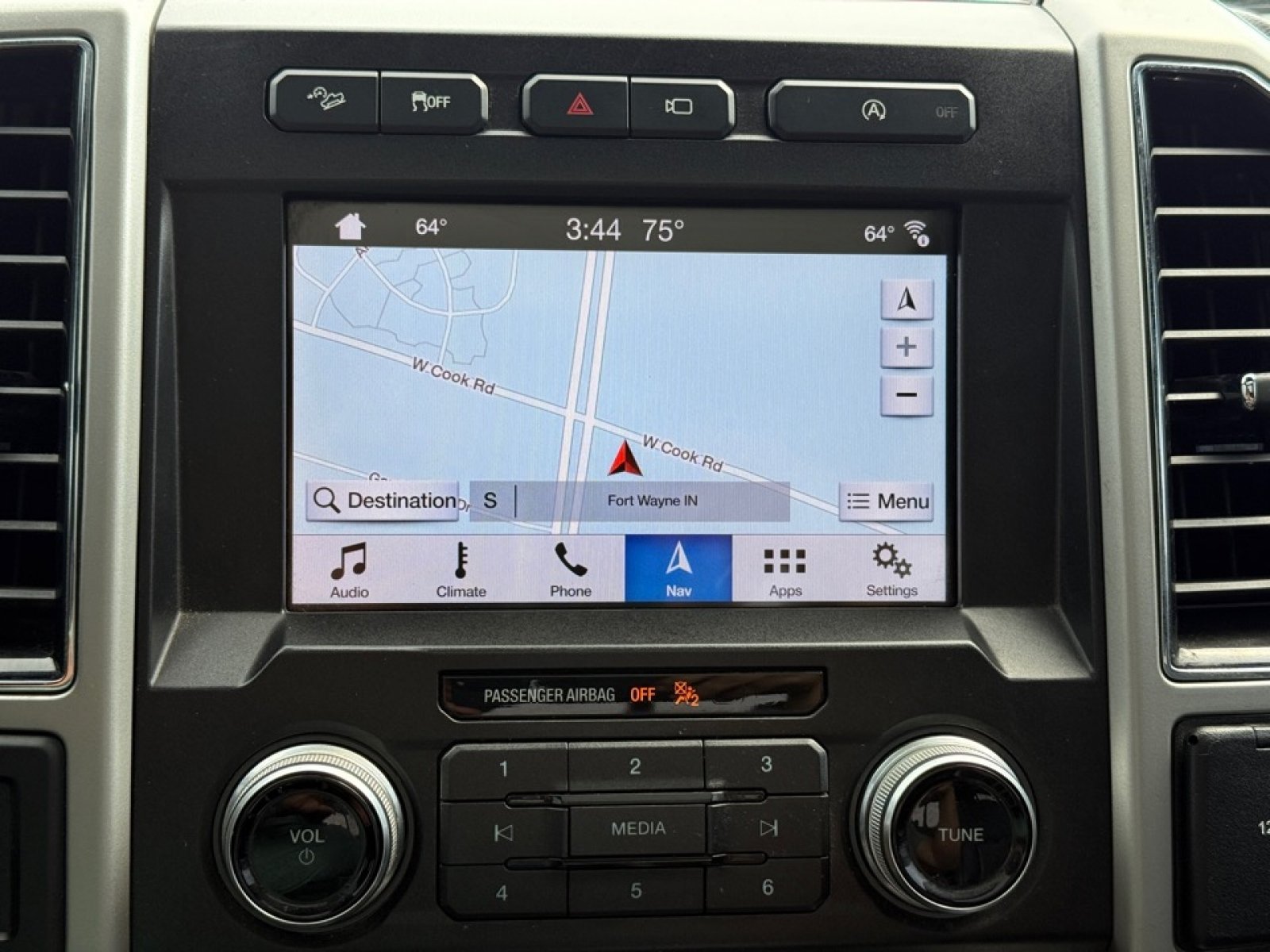 Used 2019 Ford F150 Lariat w/ Equipment Group 502A Luxury AWD/4WD image 15