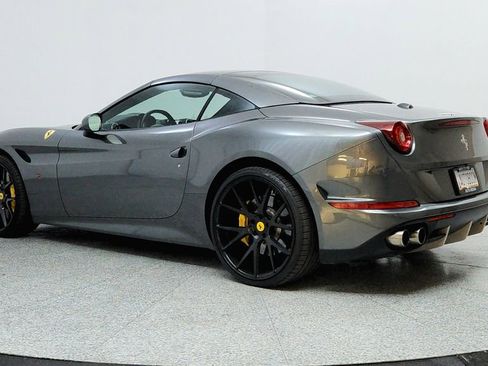 Used 2018 Ferrari California T image 3