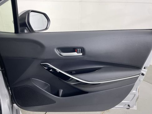 Used 2020 Toyota Corolla XLE image 24