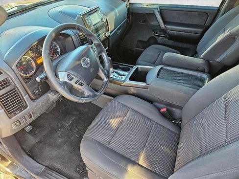 Used 2014 Nissan Titan SV w/ SV Value Truck Package image 9