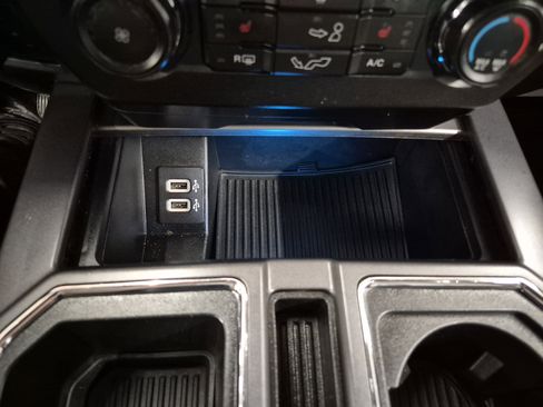 Used 2020 Ford F150 XLT w/ Equipment Group 302A Luxury AWD/4WD image 32