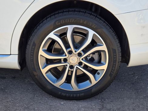 Used 2015 Mercedes-Benz C 300 4MATIC Sedan image 6