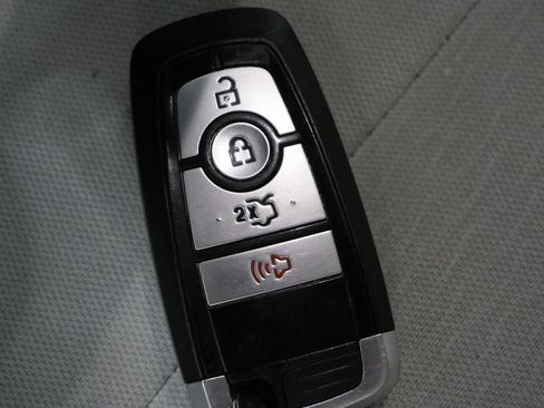 Used 2020 Ford Fusion SE w/ Equipment Group 151A FWD image 24