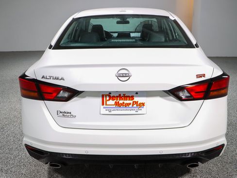 Used 2024 Nissan Altima 2.5 SR FWD image 8