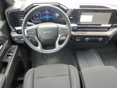 Used 2024 Chevrolet Silverado 1500 LT Trail Boss AWD/4WD image 11